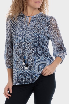 Blusa azul estampada